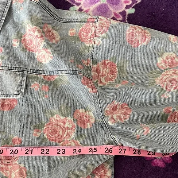 BiBi Denim Jacket Shacket with Pink Floral Design NWOT - Picture 8 of 11